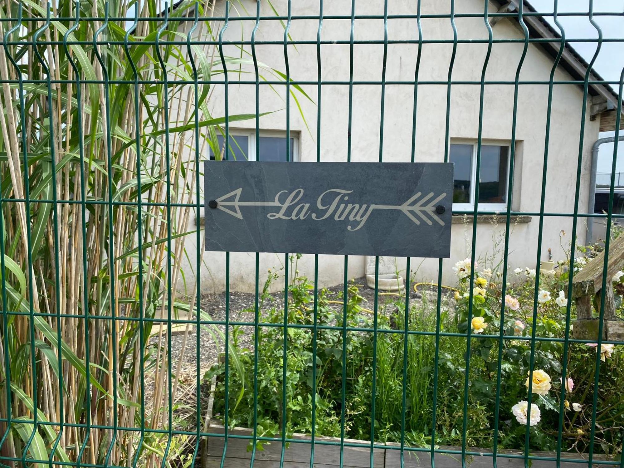 Гостевой дом Tiny House Digny Экстерьер фото