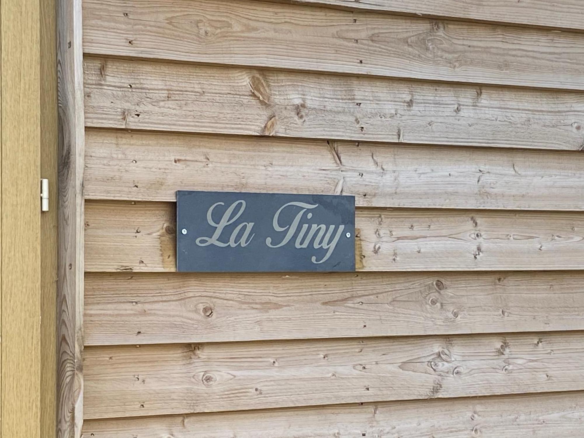 Гостевой дом Tiny House Digny Экстерьер фото