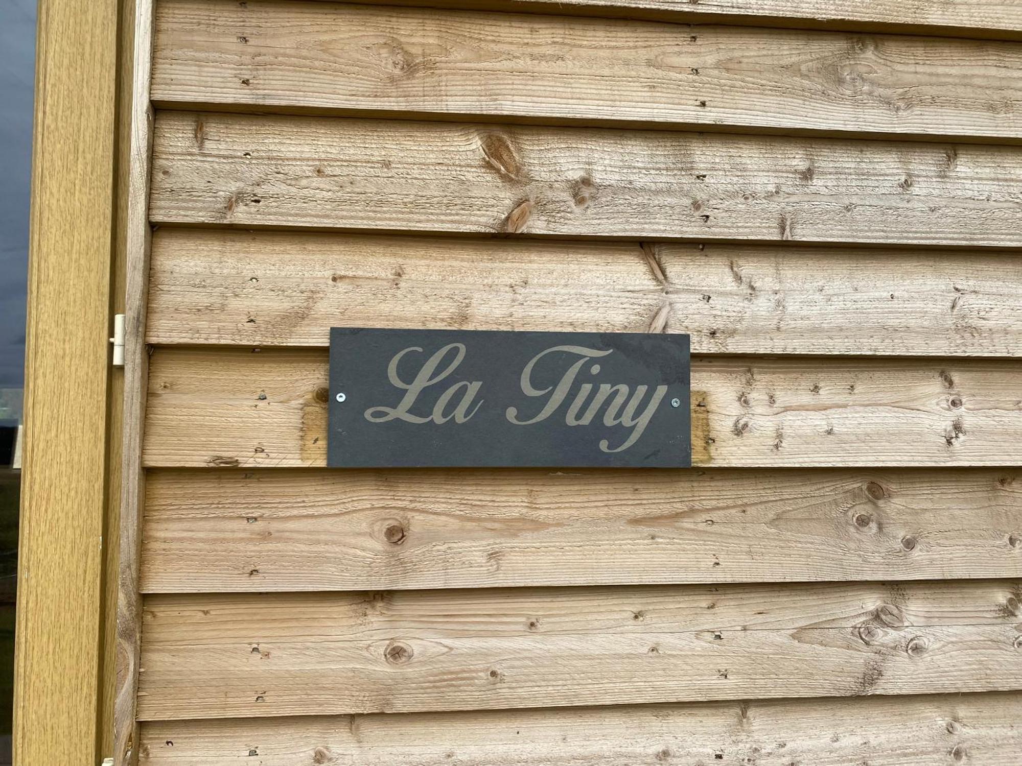 Гостевой дом Tiny House Digny Экстерьер фото